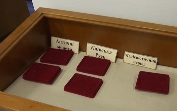 А потом будут говорить: "были украинские царские монеты 15 века, но их украли"