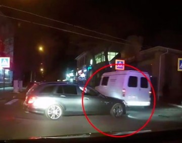 Полиция пустилась в погоню со стрельбой за безумной «Газелью» в Крыму