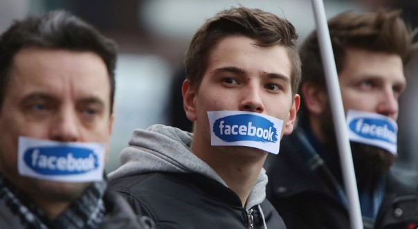 Так себе поздравление: Трамп в новогоднем обращении не забыл упомянуть глав Франции, Германии и Украины | США через Facebook ведут инфовойну с РФ