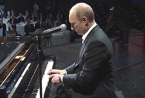 Новый архив к 20-летию Путина в Кремле: тушение пожаров, пение на английском, возвращение Крыма