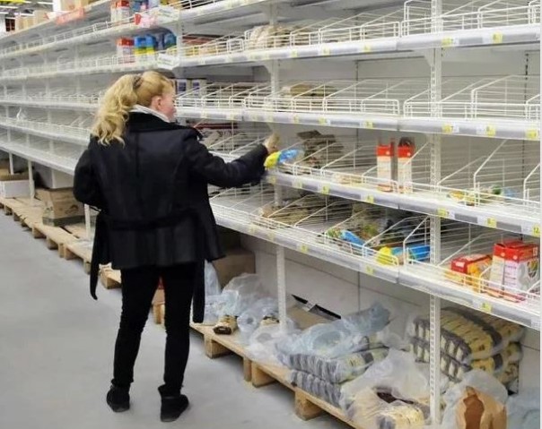 Немецкие СМИ: "В России пустые магазины! Людям кушать нечего"