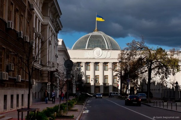 Василий Волга: Правительственный квартал