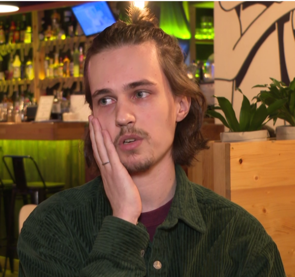 Комик Александр Долгополов уехал из России после проверки выступления МВД