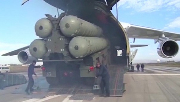 Китай получил из России второй полковой комплект С-400 "Триумф"