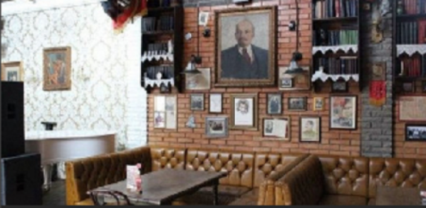 В Черниговской области декоммунизируют ресторан за символику СССР и портреты коммунистических лидеров