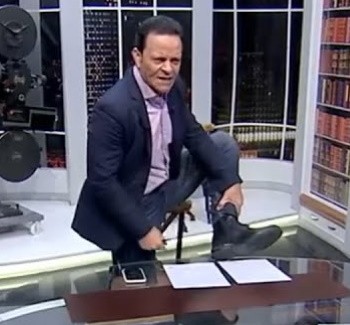 Саудовские и эмиратские свиньи, я плюю на вас