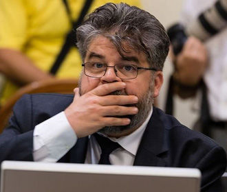 Уровень доверия украинцев к президенту, Раде и Кабмину существенно снизился