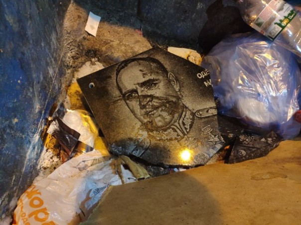 В Одессе укроозабоченные демонтировали новую табличку маршалу Жукову и мемориальную доску большевикам