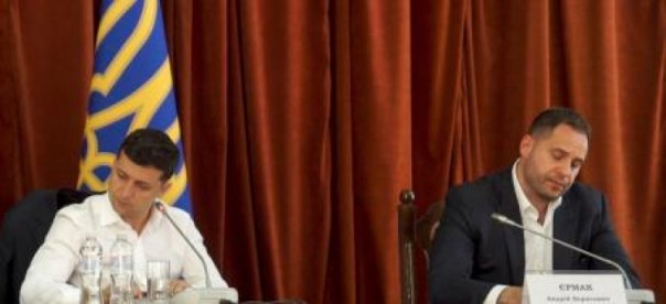 Кремль и киоскер Ермак: развитие отношений. Александр Яблоков