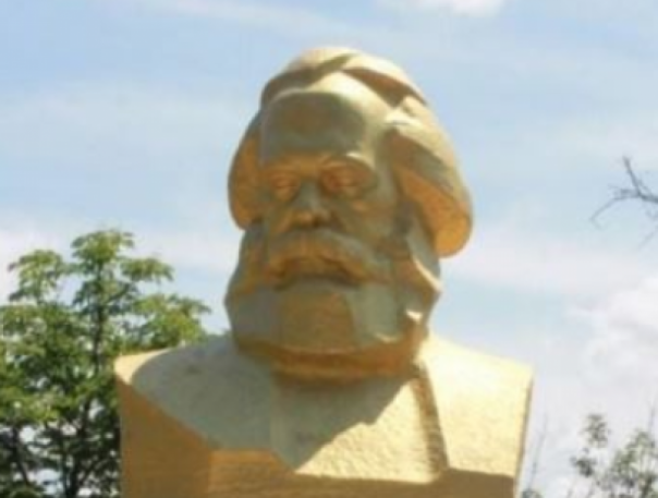 Институт нацпамяти негодует: в Одесской области декоммунизировали Карла Маркса переименованием и скрывают памятник Ленину
