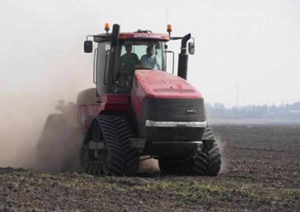 «Слуги народа» хотят ускорить продажу земли: к ним едет МВФ!