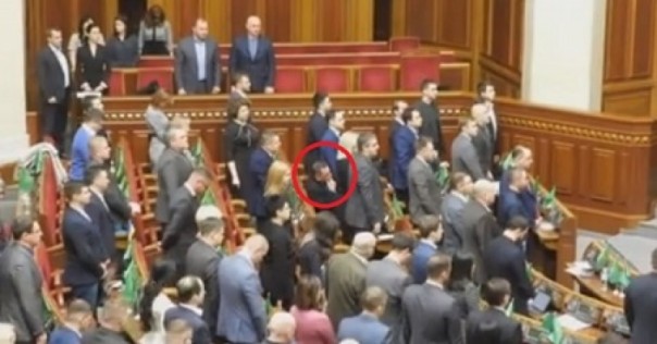 Бужанский не встал в Раде в минуту молчания по «Небесной сотне»