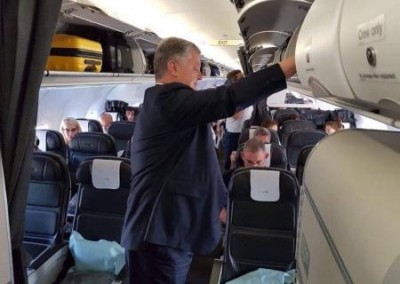 Порошенко покинул Украину и на допрос в ГБР завтра не явится