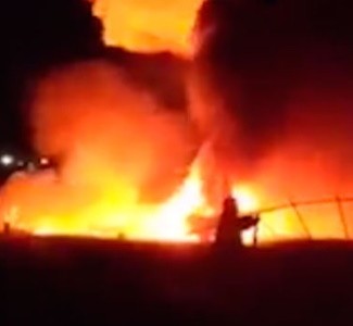 Столб огня в темноте: в Маниле потерпел крушение пассажирский лайнер Lion Air