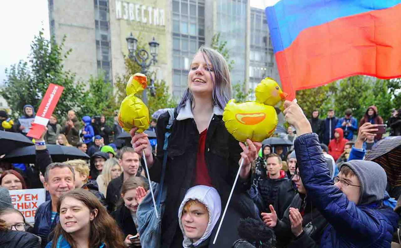 Митинги в россии. Митинг навального 23 января 2021 москва. Митинг навального 2021 в москве. Протесты в россии 23 января 2021. Митинг является.