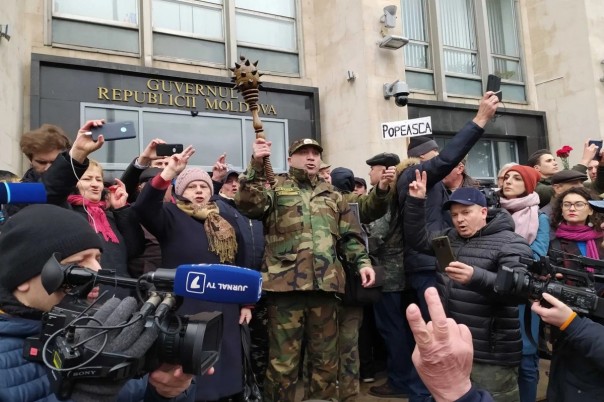 Штурм в Кишинёве: Шакалов выпустили из клетки