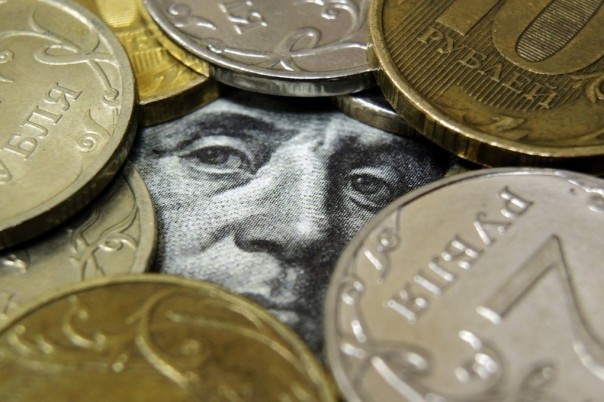 Россияне пошли за рублем