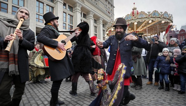 Столица отменяет все массовые мероприятия | Все московские и школы Подмосковья закрываются до 12 апреля | Госдума изменила график работы