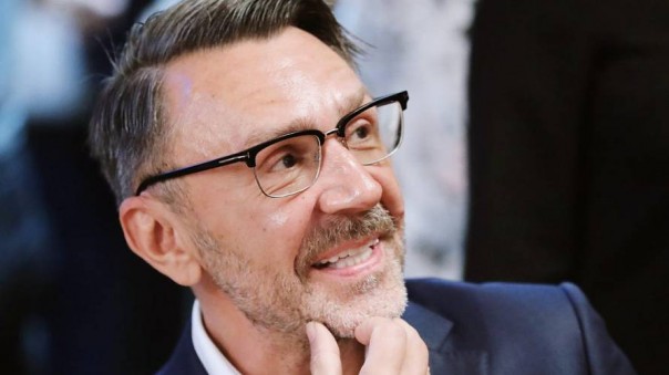 Шнуров написал нецензурные стихи о карантине