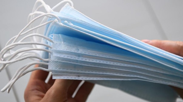 Самолет ВКС доставил из Китая более 25 миллионов защитных масок