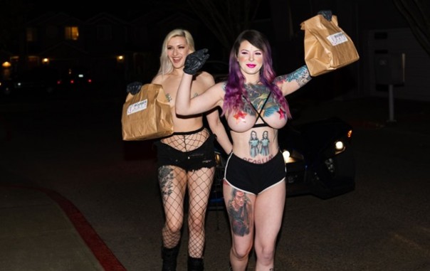 В США стриптизерши доставляют еду на дом