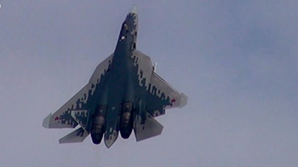 Предельные режимы: уникальные кадры полетов новейшего истребителя Су-57