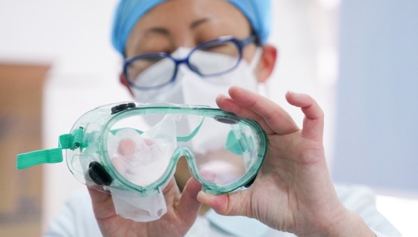 ВОЗ констатировала готовность России к борьбе с новой инфекцией | Минздрав рассказал о заболевших врачах, масках и тест-системах