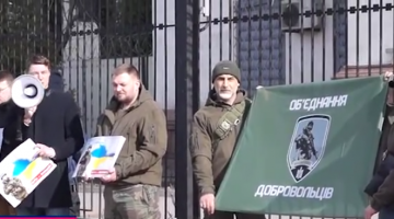 Как вернуть Крым, решали семеро патриотов Украины у посольства «агрессора»