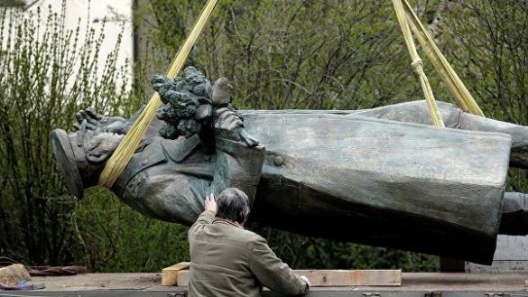 Чешский экс-министр оценил действия России из-за сноса памятника Коневу