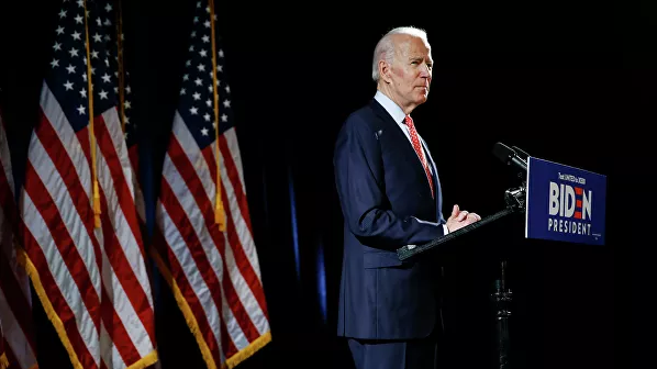 Экс-сотрудница Байдена обвинила его в домогательствах, пишут СМИ