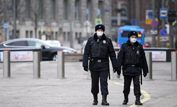 За нарушение карантина и распространение фейков о коронавирусе теперь ждет уголовная ответственность