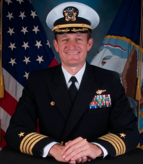 Командир американского авианосца Theodore Roosevelt снят с должности