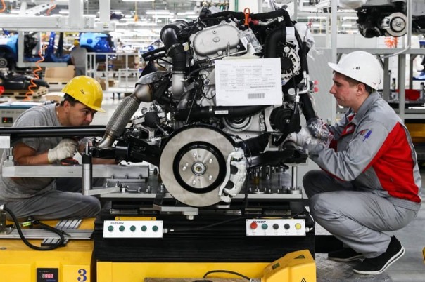 Крупные российские автоконцерны возобновили работу после приостановки деятельности