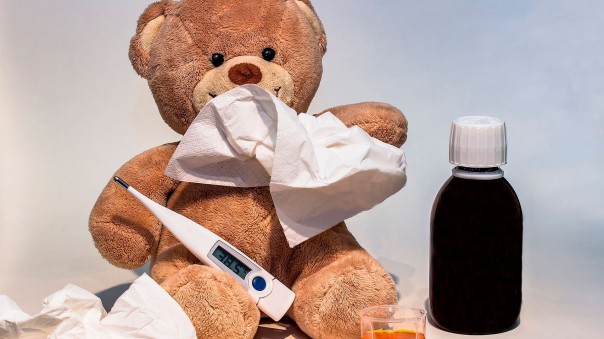 Минздрав назвал главные симптомы COVID-19 | В России начали лечить коронавирус переливанием плазмы переболевших