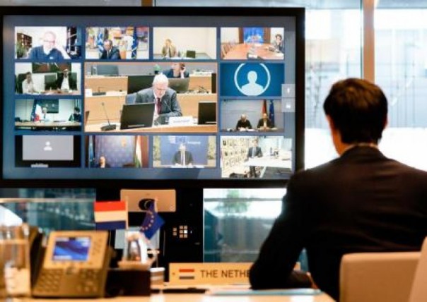 Немецкая газета: Меркель, держись, ни евро для Италии!