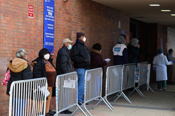 Каждый американец получил по 1200 долларов + 500 на каждого ребенка?