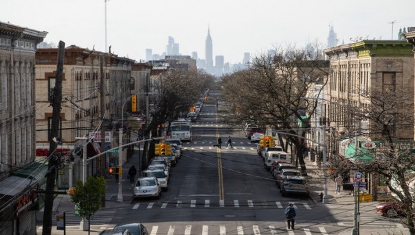 Около 43% жителей США потеряли работу или часть зарплаты | Половина работников частного сектора во Франции временно лишились работы