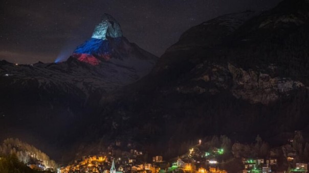 Швейцария превратила гору Маттерхорн в символ солидарности с Россией