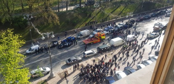 «Не из чего жить!». В центре Киева – столкновения с полицией. Бунт из-за карантина