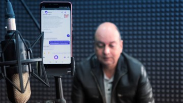 Алиса Яндекс даёт интервью в разгар пандемии