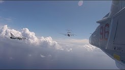 #МинобороныLive: Авиашоу пилотажных групп ВКС России в честь 75-летия Великой Победы | Авиационные парады в городах России