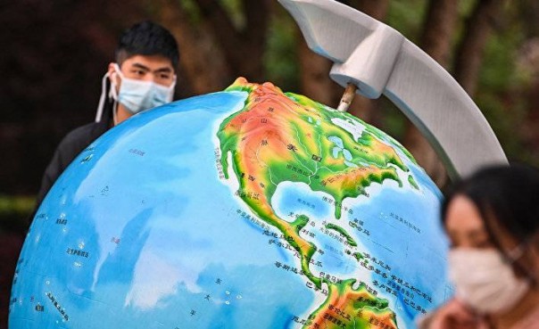 Китай рассматривает ответные санкции против американских чиновников