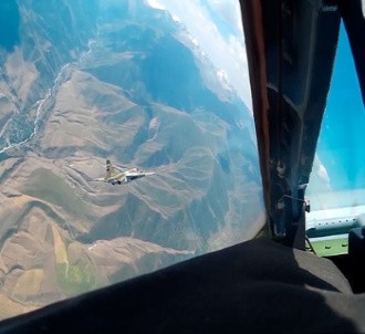 Су-25СМ наносят удар по командному пункту условного противника в Киргизии: кадры учений