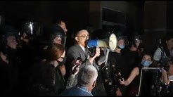 Суд отправил нациста Стерненко на два месяца под домашний арест - он порвал решение суда и призвал сторонников ехать домой к генпрокурору