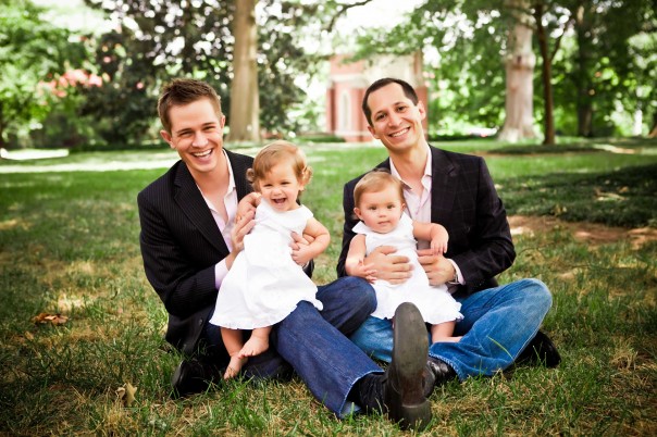 Почему дети, выросшие в однополых семьях, пытаются стереть эти дни из своей памяти