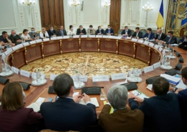 Ахметов уговорил Зеленского поддержать годовую программу правительства