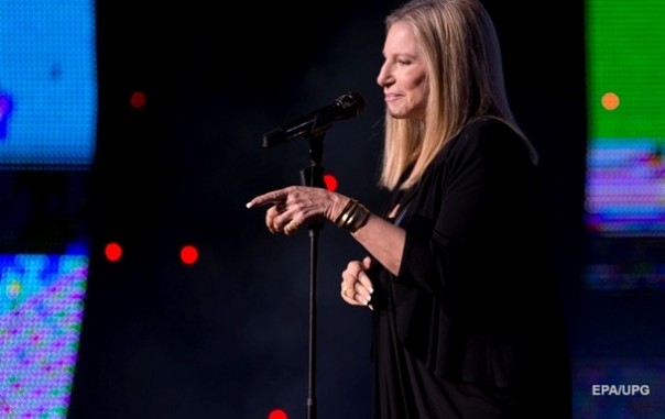 Барбра Стрейзанд подарила дочери погибшего Джорджа Флойда акции