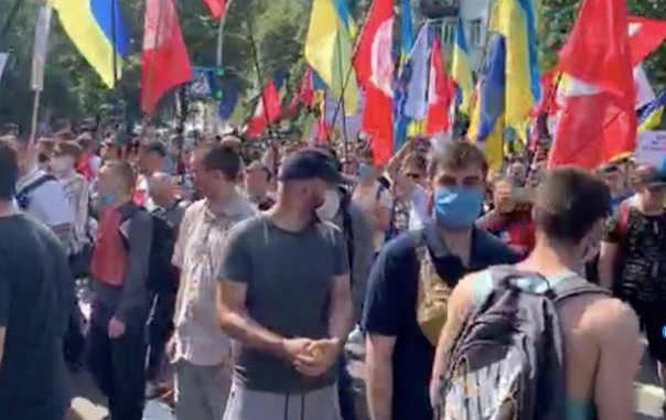 Партия Шария инициировала масштабную акцию протеста под Офисом президента