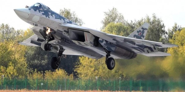 Экспорт пятого поколения: объявлено о серийном производстве российского истребителя Су-57Э