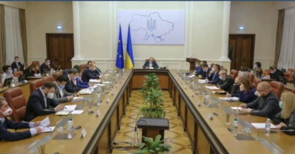 На фоне антирекордов по заражениям: Кабмин Украины продлил адаптивный карантин до 31 июля